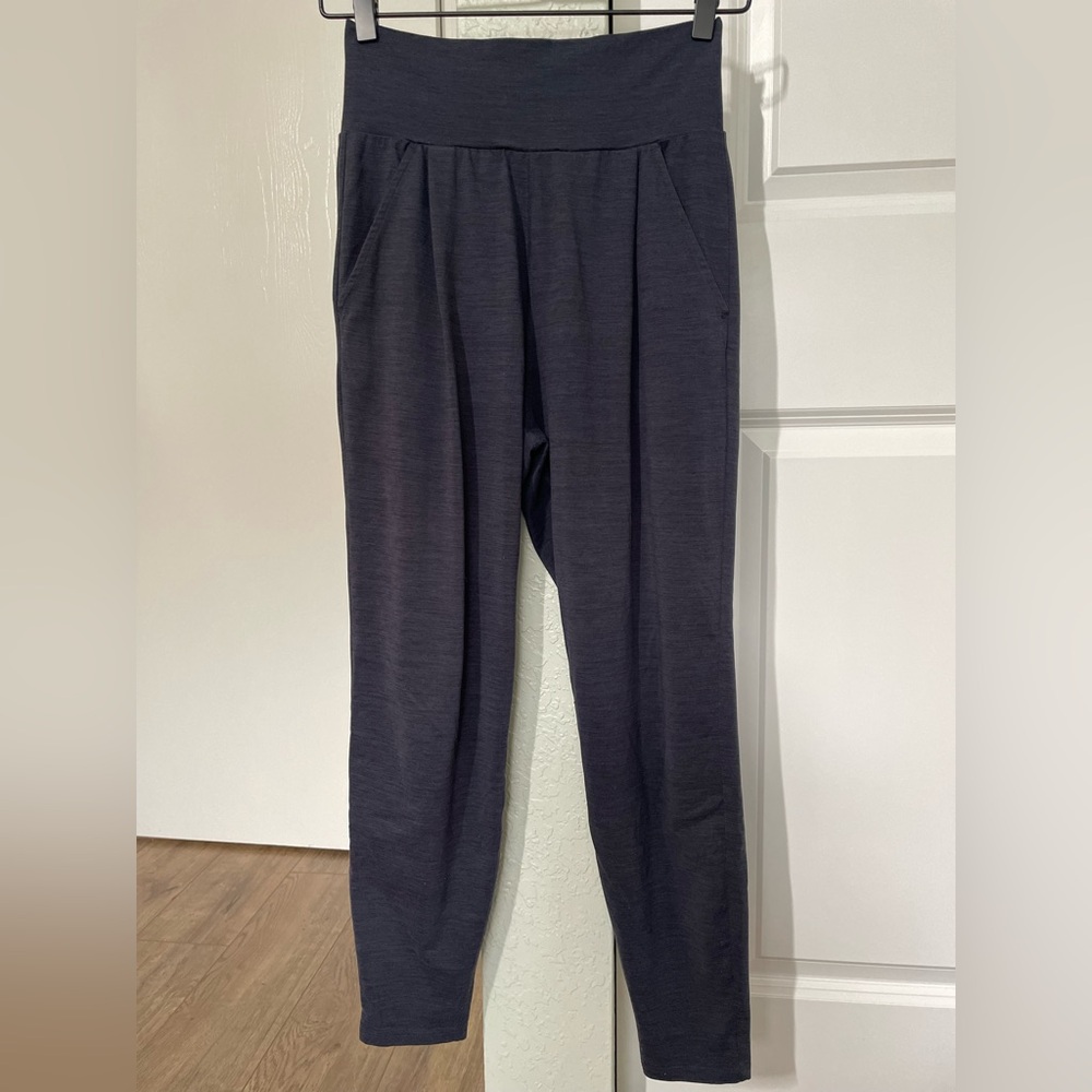 Vuori Lux At Ease Harem Pant, Women's, XS, Midnight Heather Navy Blue